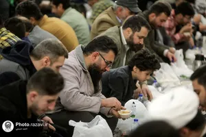 سفره اکرام ماه مبارک رمضان در حرم مطهر رضوی