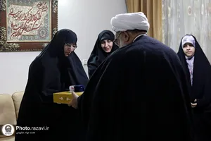 دیدار تولیت آستان قدس رضوی با چهار خانواده فرزندپذیر بهزیستی