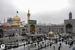 بارش برف در حرم مطهر رضوی