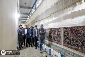 بازدید کارکنان حرم مطهر از شرکت فرش آستان قدس رضوی