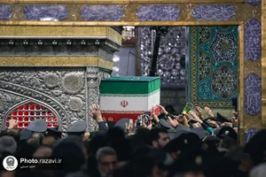 طواف پیکر رهبر شهید