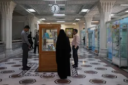 برپایی نمایشگاه‌های کتاب رحمت الفت و دانایی در مسیر وقف در کتابخانه رضوی