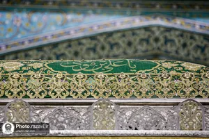 غبارروبی ضریح مطهر حضرت رضا(ع) در آستانه میلاد پیامبر اکرم(ص)