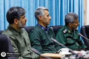 دیدار مدیر عالی حرم مطهر رضوی با فرمانده و نیروهای یگان حفاظت حرم مطهر رضوی در هفته بسیج