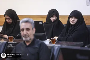 نشست نقد و بررسی کتاب رضوی &laquo;به تماشای آفتاب&raquo;