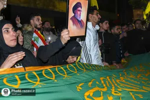 حضور خدام و پرچم گنبد حرم مطهر رضوی در محل شهادت سیدحسن نصرالله