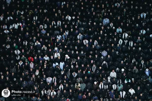اقامه نماز بر پیکر مطهر رهبر شهید انقلاب در حرم مطهر رضوی
