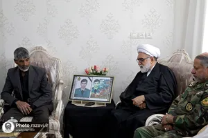 دیدار تولیت آستان قدس رضوی با خانواده شهید مسلم جاویدی مهر و جانباز حسن شکفته در قوچان