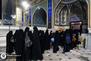 ورود معتکفین دختر نوجوان به حرم مطهر رضوی