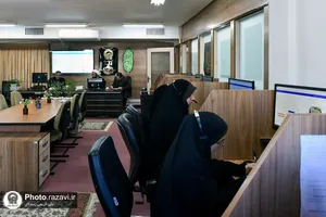 پاسخگویی تلفنی مدیر توسعه وقف و مشارکت های اجتماعی آستان قدس رضوی به مخاطبان سامانه ١٣٨