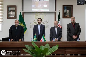 بازدید اعضای فرهنگستان هنر از کارخانه فرش آستان قدس رضوی