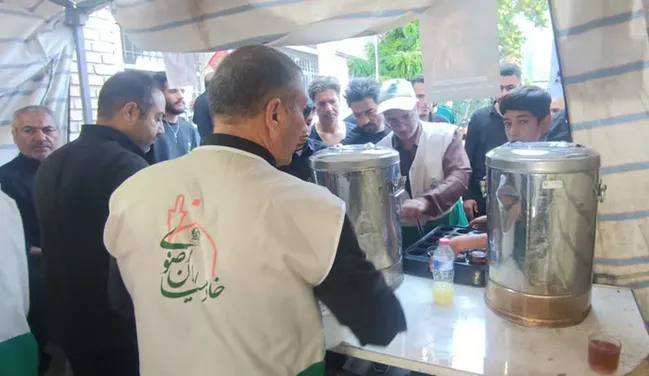 میزبانی شایسته خادم‌یاران کاشمر از عزاداران سیدالشهدای انقلاب