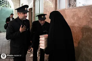 توزیع ۲۰ هزار پرس غذای متبرک به یاد رهبر شهید انقلاب-۲
