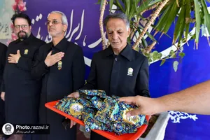 استقبال از زائرین دهه آخر صفر در ایستگاه راه آهن شهید رئیسی مشهد