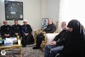 حضور خدام حرم مطهر رضوی در منزل شهید علی&zwnj;اکبر ساکت