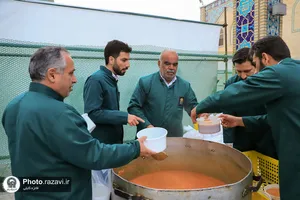 سفره افطاری رضوی در صحن امام حسن مجتبی علیه&zwnj;السلام