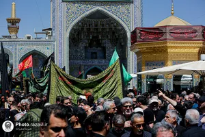 حرم مطهر رضوی در روز شهادت امام رضا علیهم&zwnj;السلام