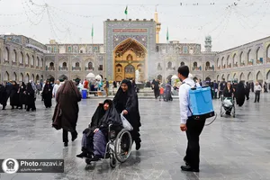 گلاب افشانی در حرم مطهر رضوی