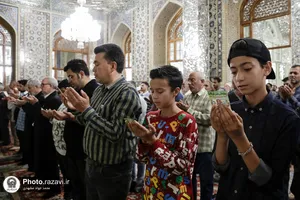 اقامه نماز عید قربان در حرم مطهر رضوی