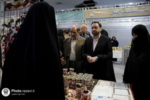 بازدید قائم مقام تولیت آستان قدس رضوی از نمایشگاه دستاوردهای &laquo;مادران ارزش&zwnj;آفرین&raquo;