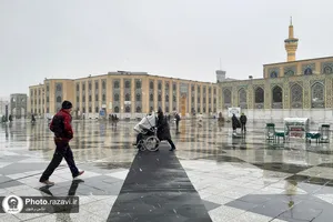 حال و هوای برفی در حرم مطهر رضوی