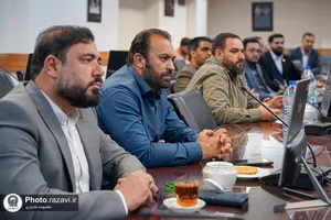 نشست تخصصی ادعیه&zwnj;خوانان و مداحان حرم مطهر رضوی