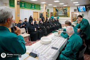 بازدید خادمیاران یگان صیانت حرم مطهر رضوی از شمیم رضوان و نمایشگاه رواق خدمت