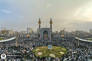 قرائت دعای پرفیض عرفه در حرم مطهر رضوی