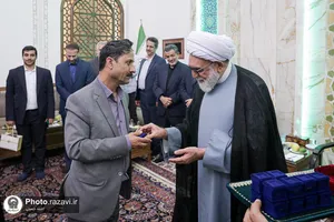 دیدار دانش&zwnj;آموزان افتخارآفرین تیم ملی المپیاد هوش مصنوعی با تولیت آستان قدس رضوی