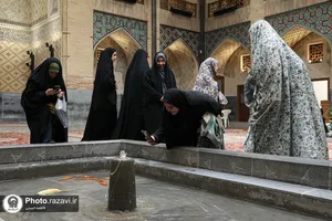 تشرف دانشجویان دانشگاه هنر ایران به حرم مطهر رضوی