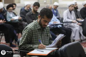 رونمایی کتاب &laquo;پرسش&zwnj;ها و پاسخ&zwnj;ها&raquo;