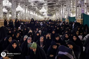 قرائت دعای عرفه ویژه زائران غیر ایرانی در حرم مطهر رضوی