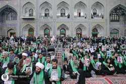 شہدائے میناب کے معززاہل خانہ کی حرم امام رضا(ع) میں حاضری