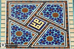 کاشی های مزین به نام محمد (صلی الله علیه وآله وسلم) در حرم مطهر رضوی
