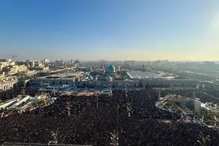 إقامة صلاة عيد الفطر في الحرم الرضوي الشریف / عيد العبودية في جوار إمام الرحمة