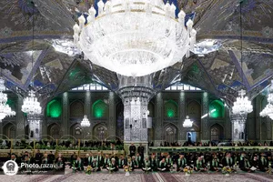 آیین تعویض پرچم گنبد منور رضوی در روز میلاد امام رضا(علیه&zwnj;السلام)