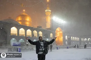 بارش برف پاییزی در حرم مطهر رضوی
