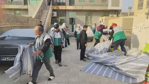 آغاز خدمت رسانی خادمیاران رضوی در برپایی و تجهیز موکب امام رضا علیه السلام استان البرز در مرز مهران/ گزارش تصویری