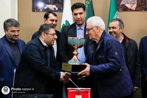 اهدای 4 جام هندبالیست&zwnj;های ایران به موزه آستان قدس رضوی