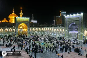 حال و هوای حرم مطهر رضوی در شب میلاد حضرت زهرا (س)