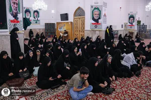 عزاداری زائران انگلیسی زبان در حرم مطهر رضوی