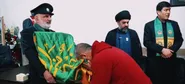 حضور خادمان امام مهربانی ها در میان آسیب‌دیدگان جنگی ارومیه ؛ تسلی قلب‌ها در زیر سایه امام ضامن