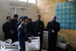 توزیع افطاری بین کارکنان قطار شهری و بهشت رضا علیه السلام
