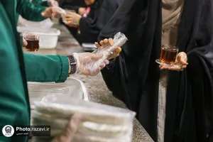 توزیع ۶ هزار ساندویچ در شام شهادت امام جعفر صادق علیه السلام