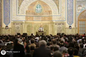 مناجات خوانی سحر&zwnj;گاهی ماه مبارک رمضان در حرم مطهر رضوی