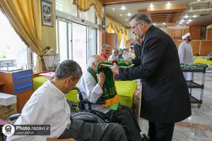 تشرف جانبازان قطع نخاعی 70درصد به حرم مطهر رضوی