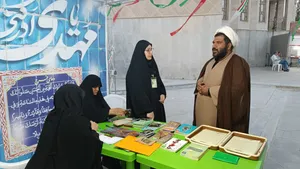 ترویج معارف اسلامی در موکب امام رضا(ع) اراک/گزارش تصویری