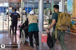 استقبال از زائرین دهه آخر صفر در ایستگاه راه آهن شهید رئیسی مشهد