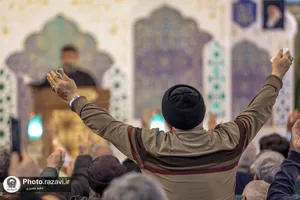 قرائت دعای کمیل با نوای سعید حدادیان در حرم مطهر رضوی