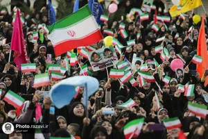 تجمع دختران انقلابی مشهد در عرصه میدان شهدا